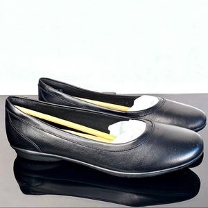 Clarks Women's Gracelin Flat, Size 7